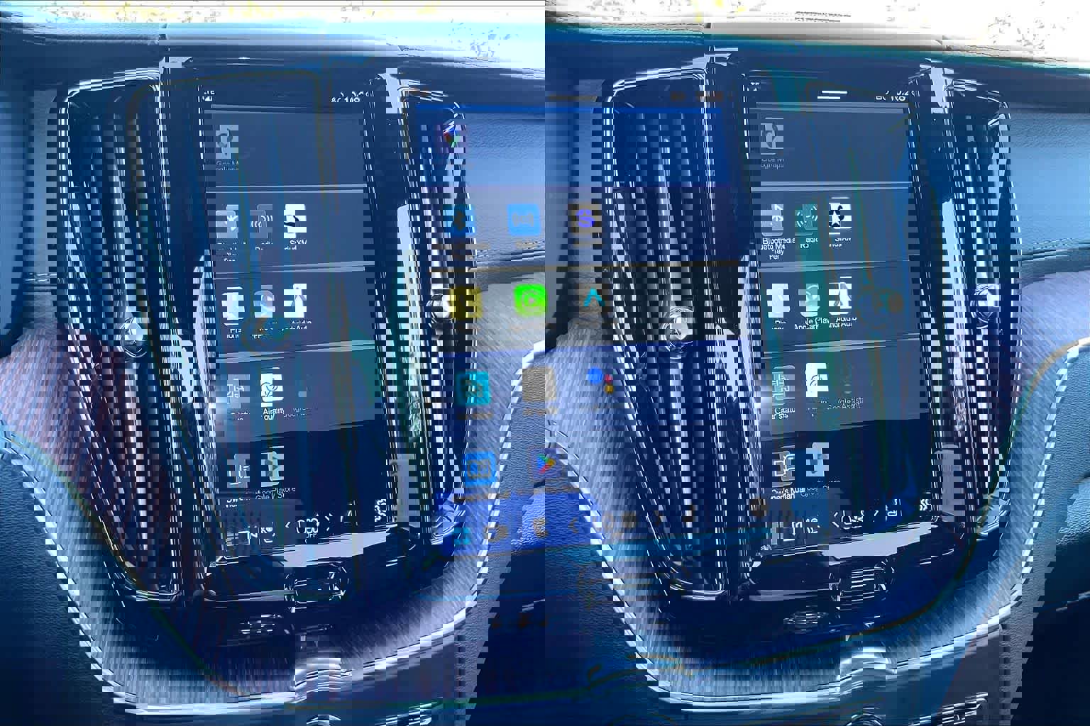 Used 2023 Volvo XC60 B5 Ultimate image 35