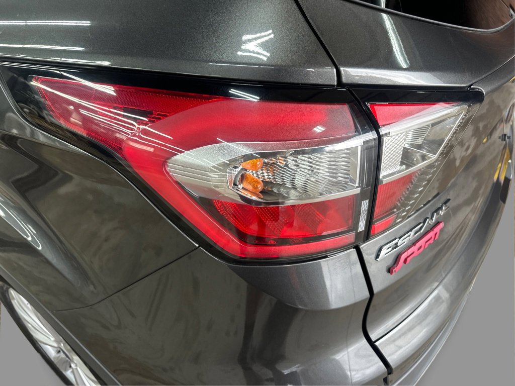 Used 2017 Ford Escape Titanium image 21