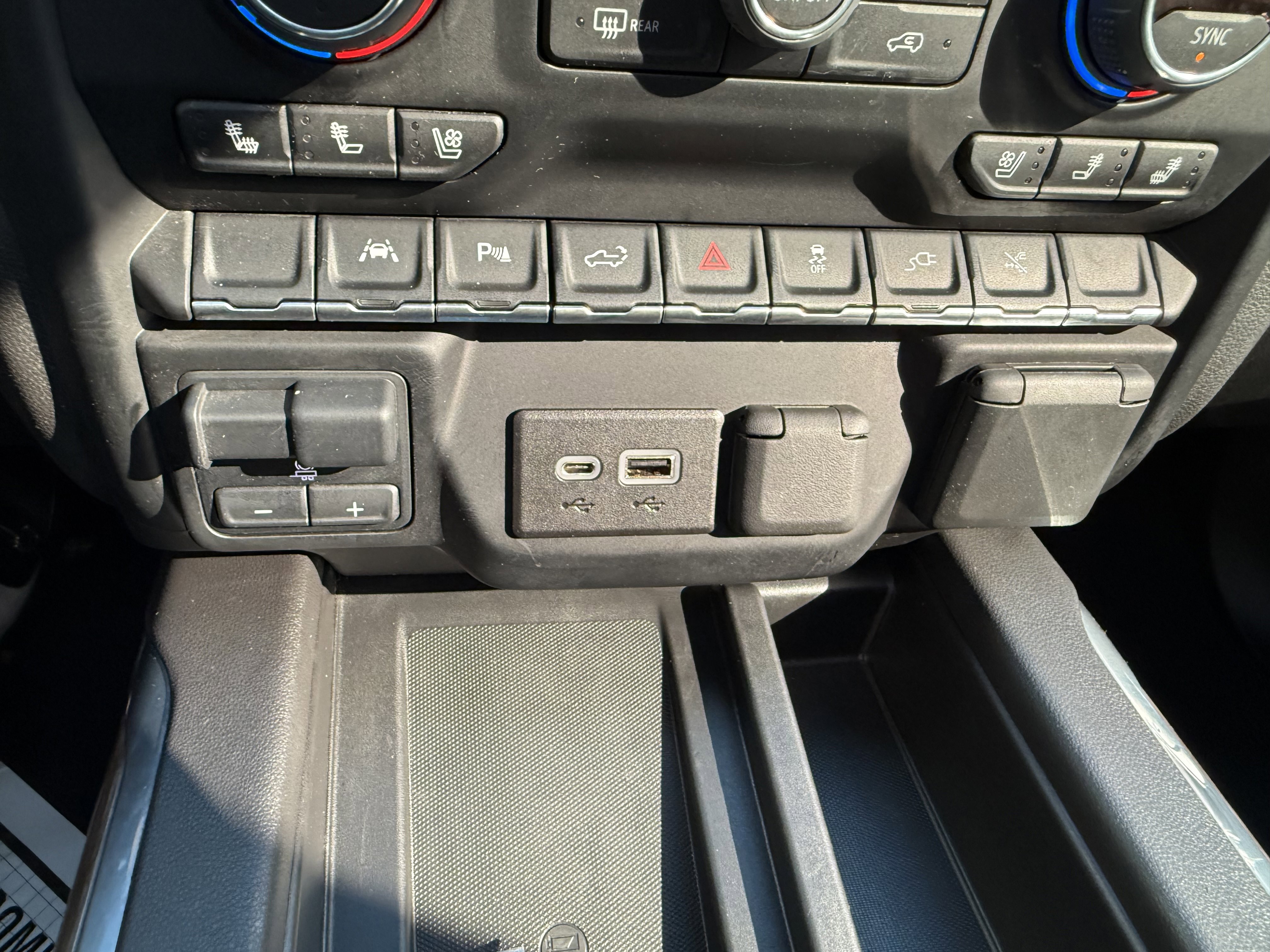 Used 2022 Chevrolet Silverado 1500 High Country image 30