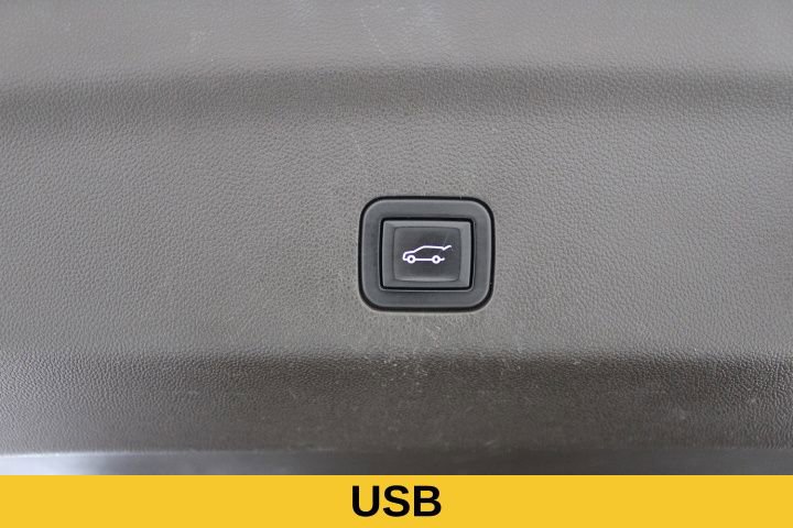 Used 2023 GMC Yukon XL SLT w/ SLT Luxury Package image 19