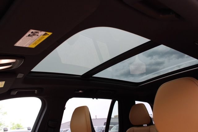 Certified 2025 Volvo XC90 T8 Ultra w/ Protection Package Premier AWD/4WD image 30