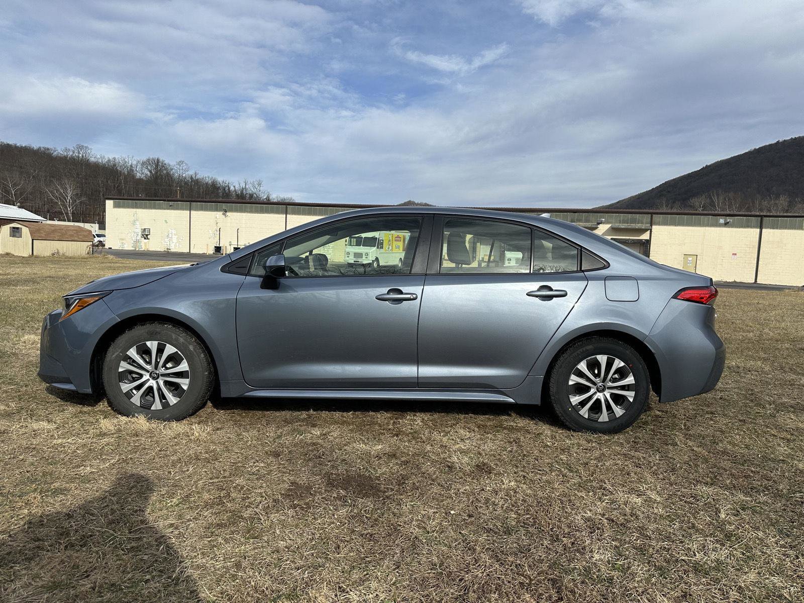 Used 2022 Toyota Corolla LE image 4