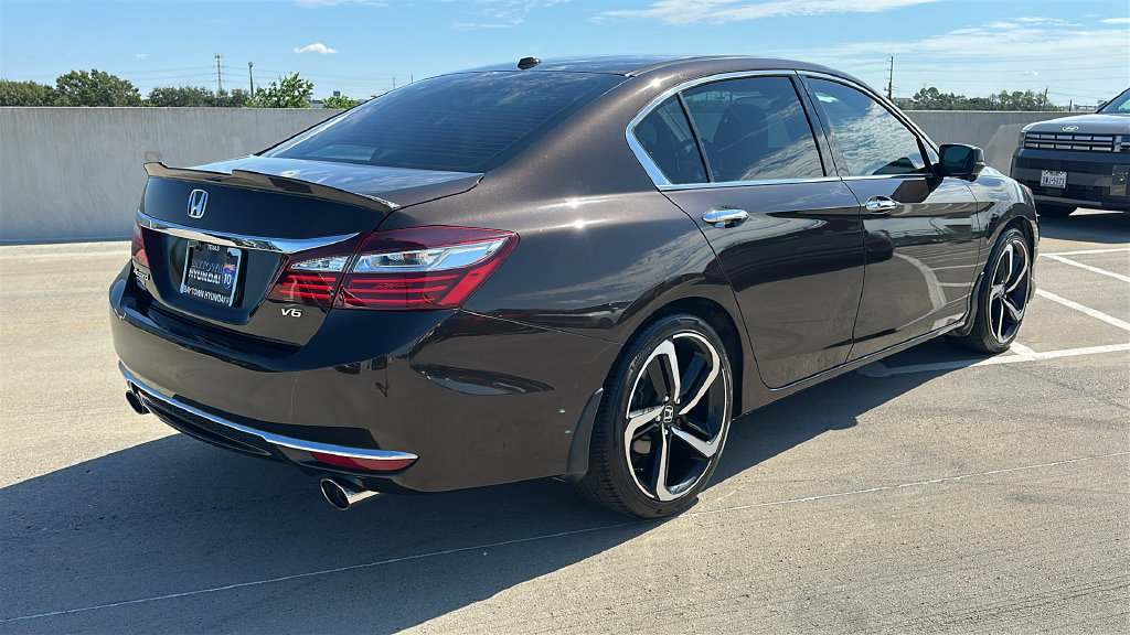 Used 2022 Honda Accord Sport image 13