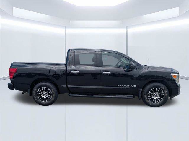 Used 2020 Nissan Titan SV RWD image 3