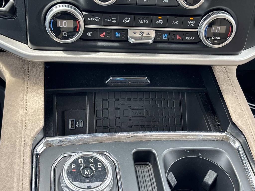 Used 2024 Ford Expedition Max XLT image 18