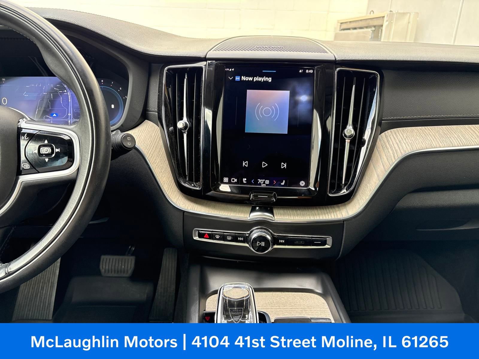Certified 2022 Volvo XC60 B5 Inscription w/ Climate Package image 18