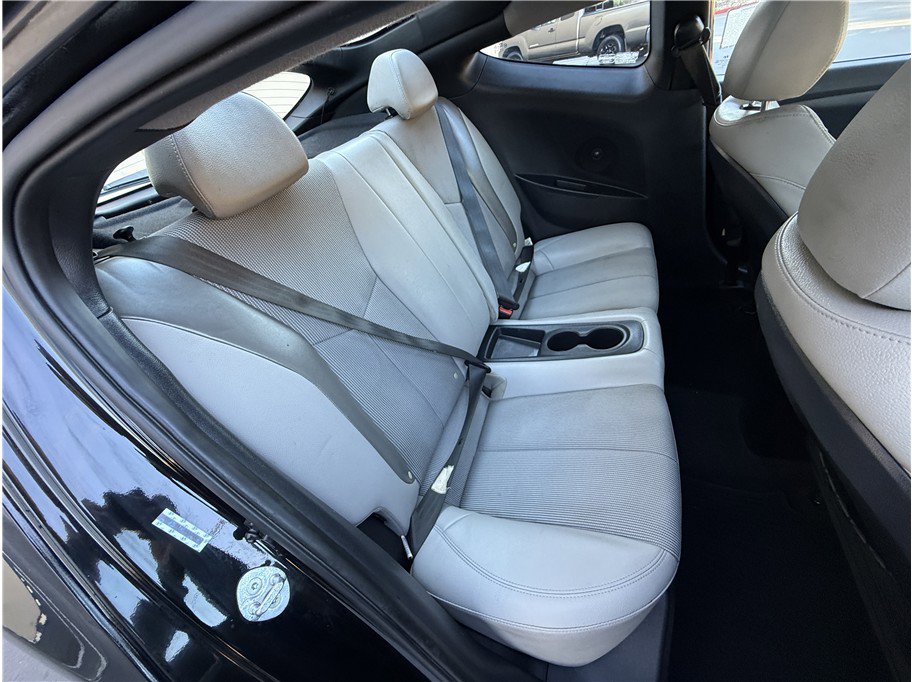 Used 2013 Hyundai Veloster w/ Style Pkg FWD image 19