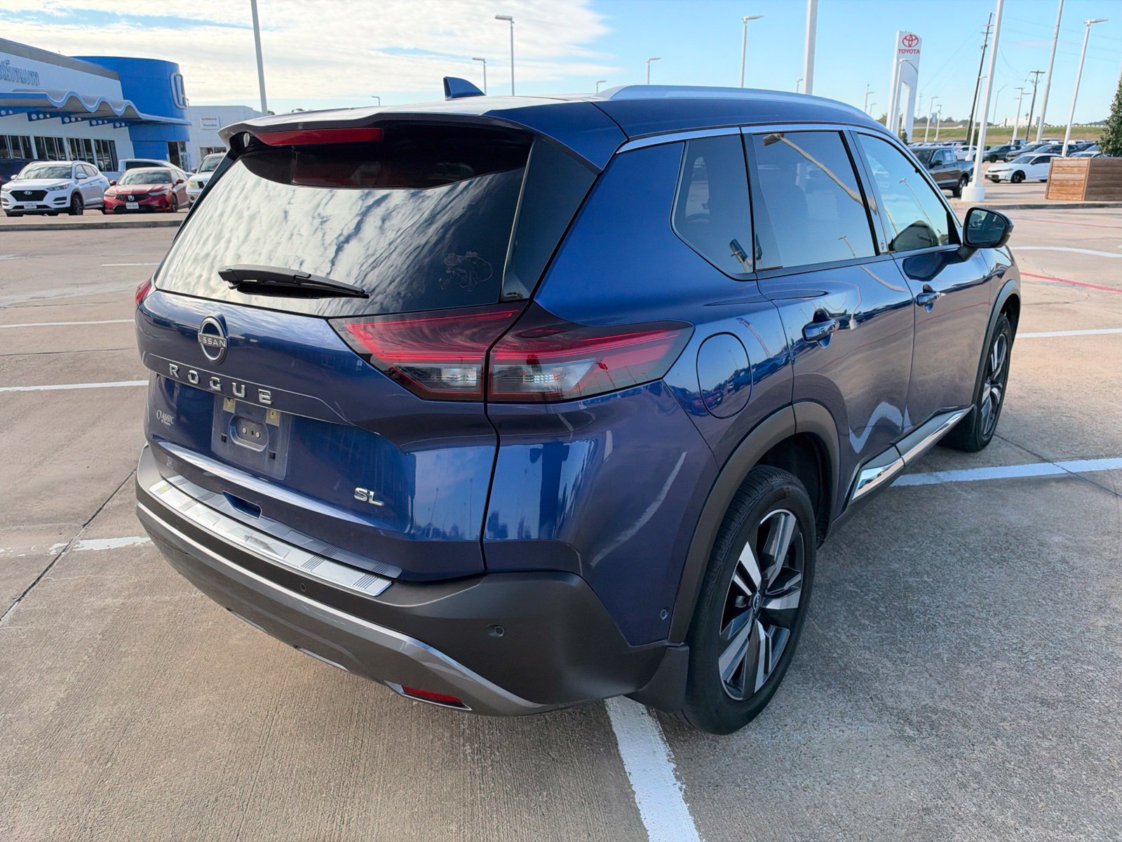 Used 2023 Nissan Rogue SL w/ SL Premium Package FWD image 7