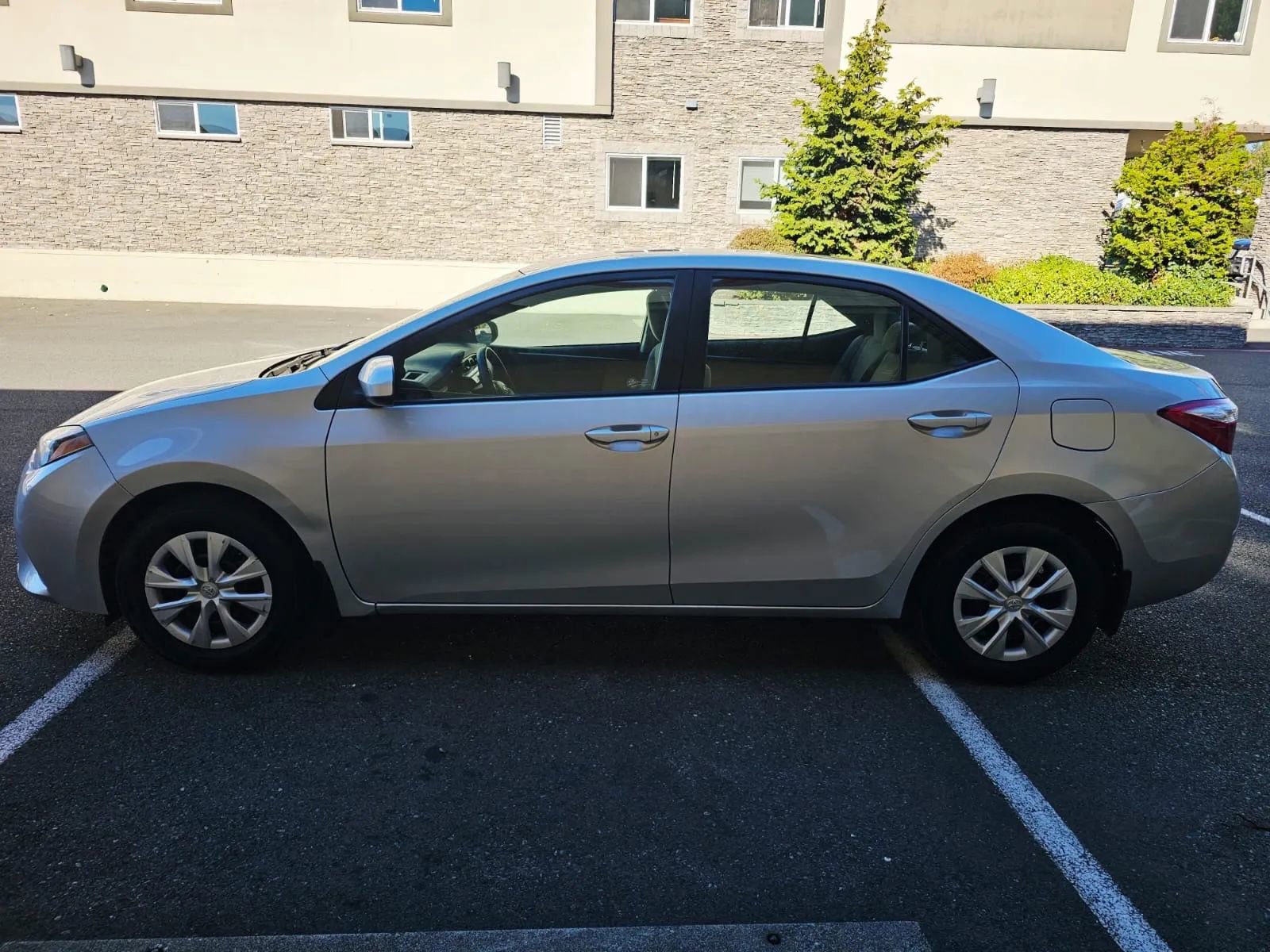 Used 2016 Toyota Corolla L image 2
