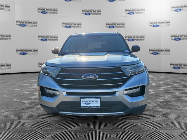 Used 2022 Ford Explorer XLT w/ Equipment Group 202A image 8