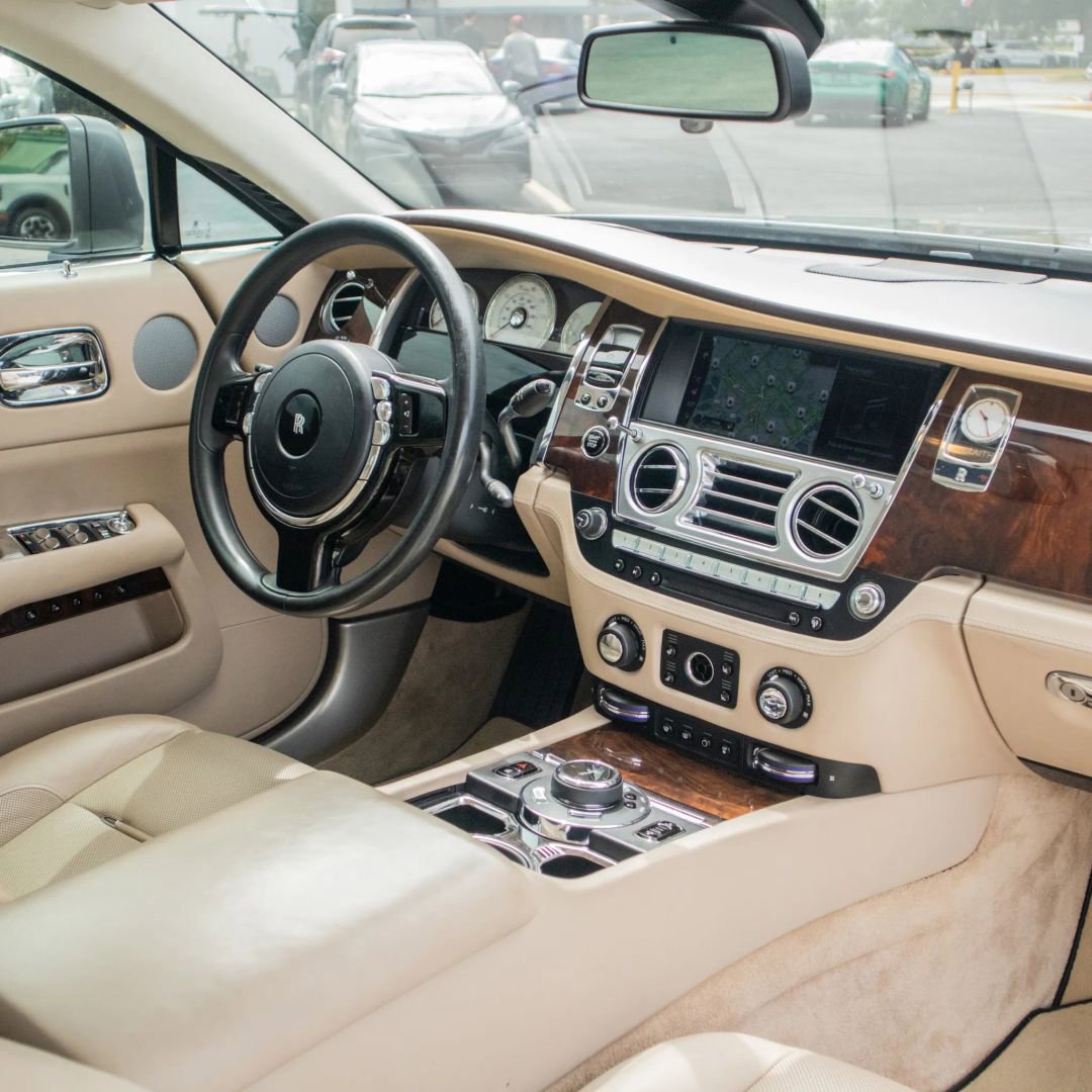 Used 2019 Rolls-Royce Wraith RWD image 30