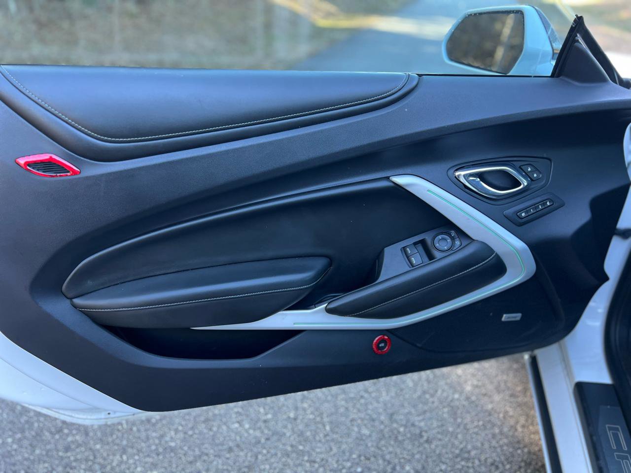 Used 2016 Chevrolet Camaro SS image 28