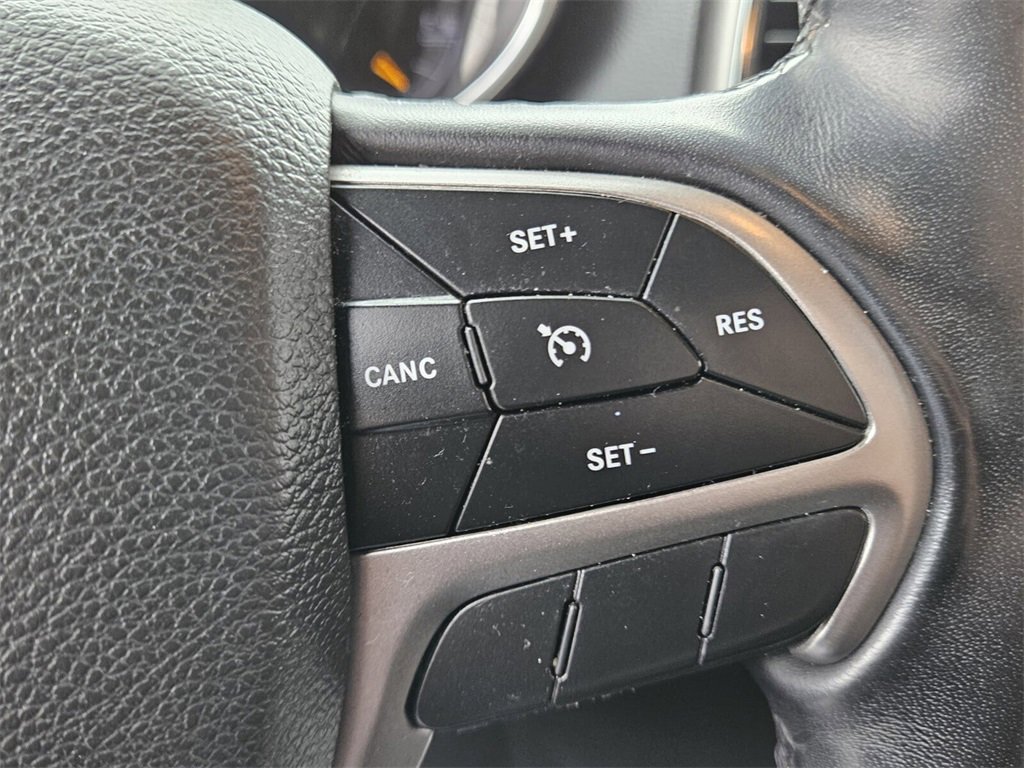 Used 2021 Jeep Grand Cherokee Laredo image 37