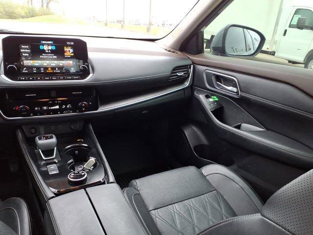 Used 2023 Nissan Rogue Platinum w/ Platinum Premium Package image 5