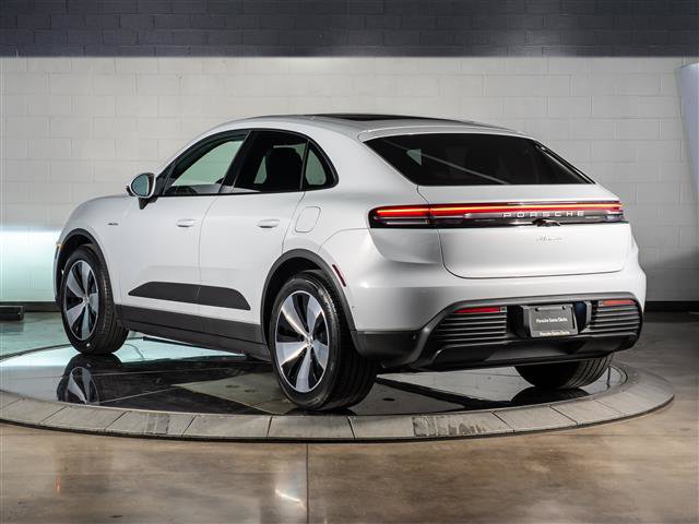Used 2026 Porsche Macan Electric RWD image 3