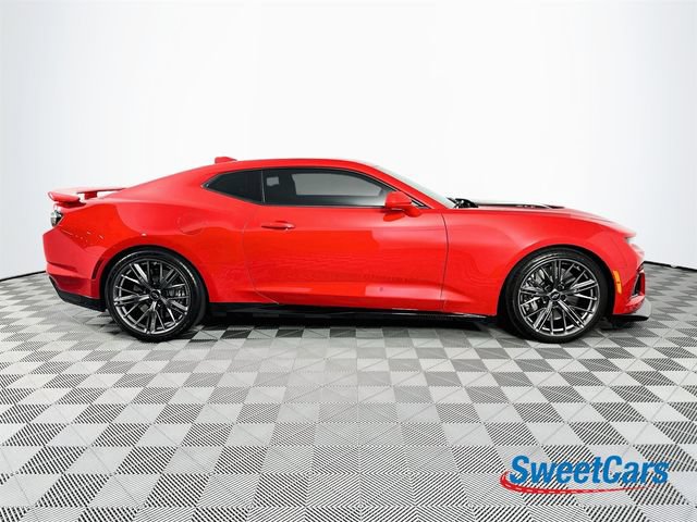 Used 2022 Chevrolet Camaro ZL1 RWD image 8