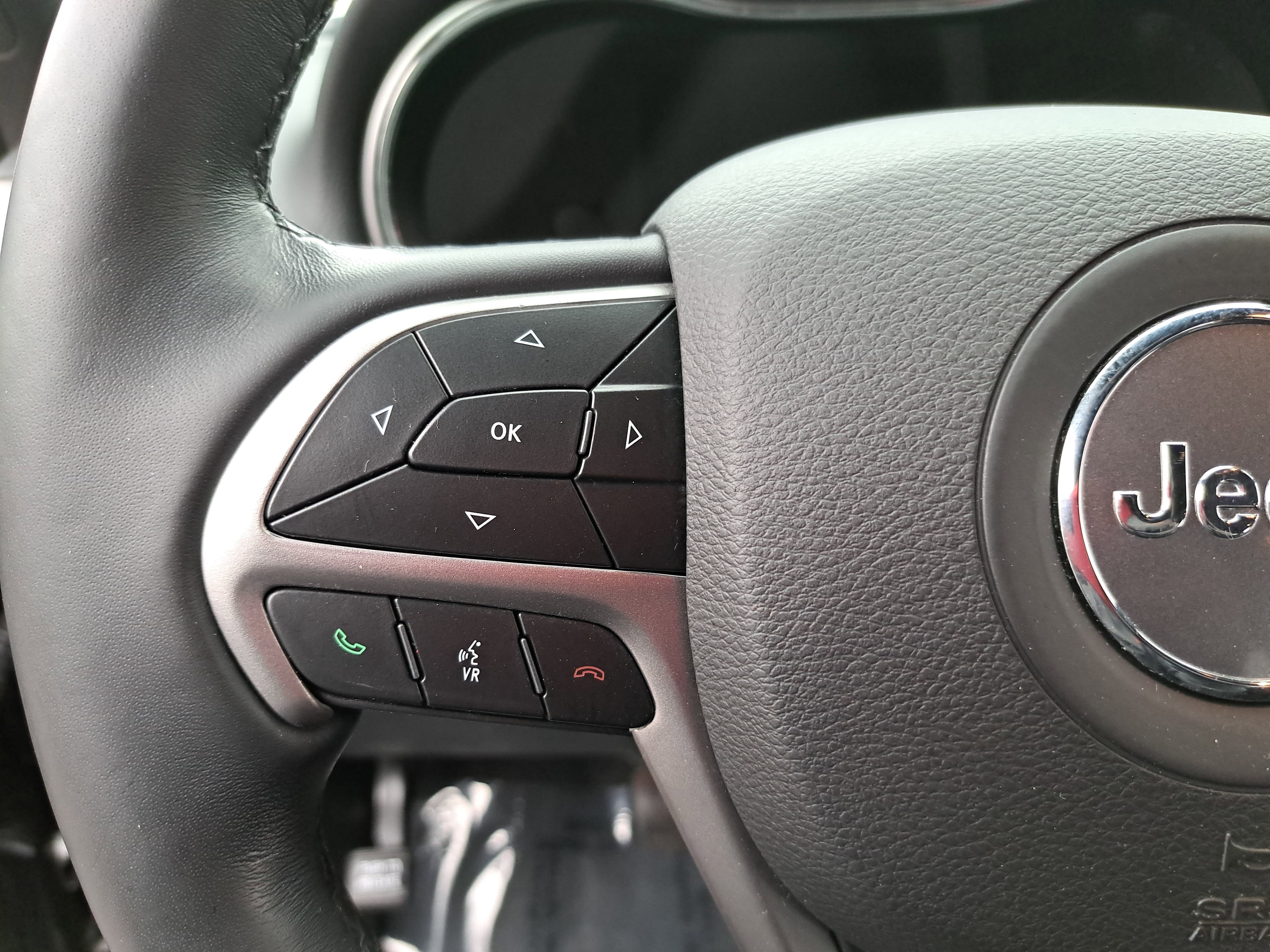 Used 2022 Jeep Grand Cherokee Laredo X image 17