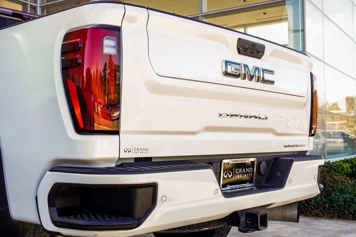 Used 2024 GMC Sierra 2500 Denali Ultimate AWD/4WD image 12
