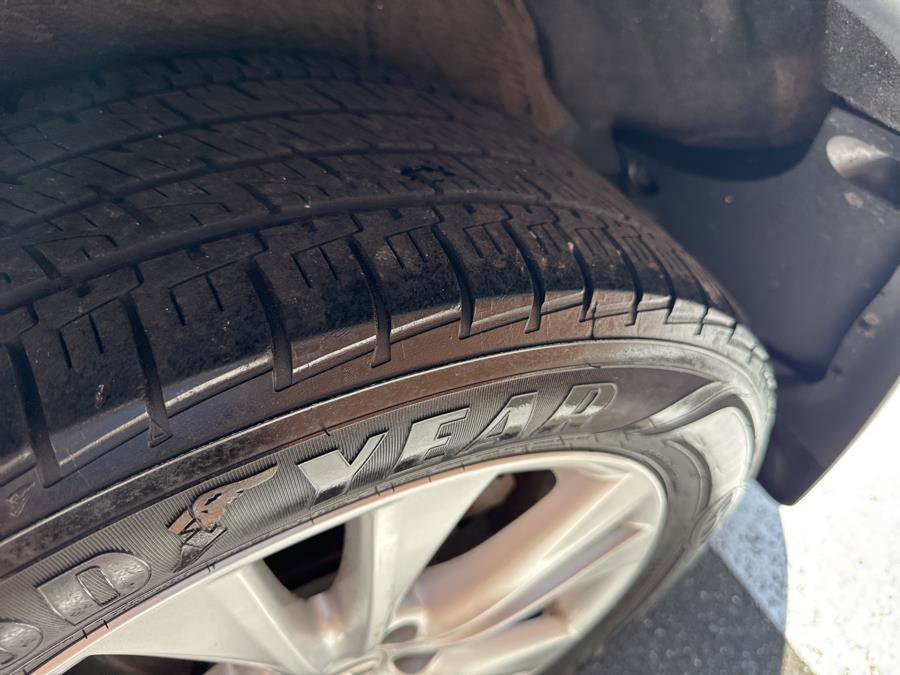 Used 2015 Toyota RAV4 Limited image 16