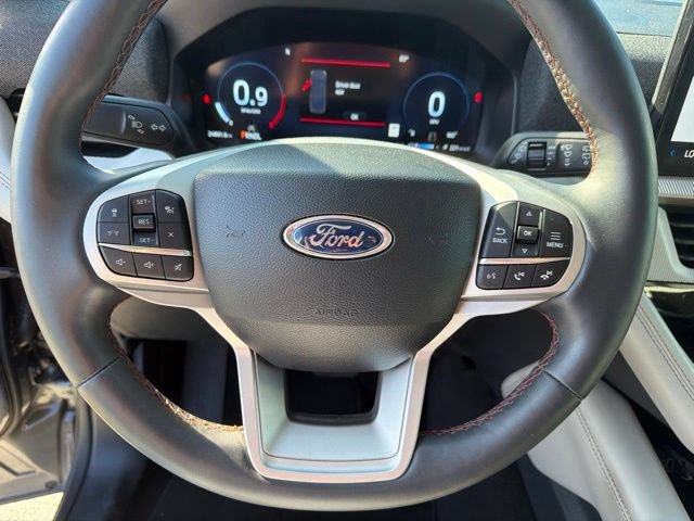 Used 2025 Ford Explorer Active w/ Active Comfort Package RWD image 32