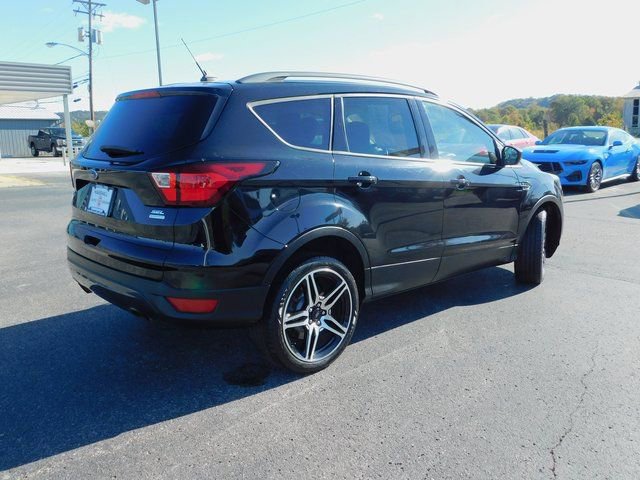 Used 2019 Ford Escape SEL image 8