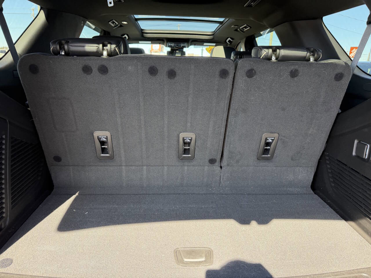 Used 2023 GMC Yukon SLT w/ SLT Luxury Package image 38