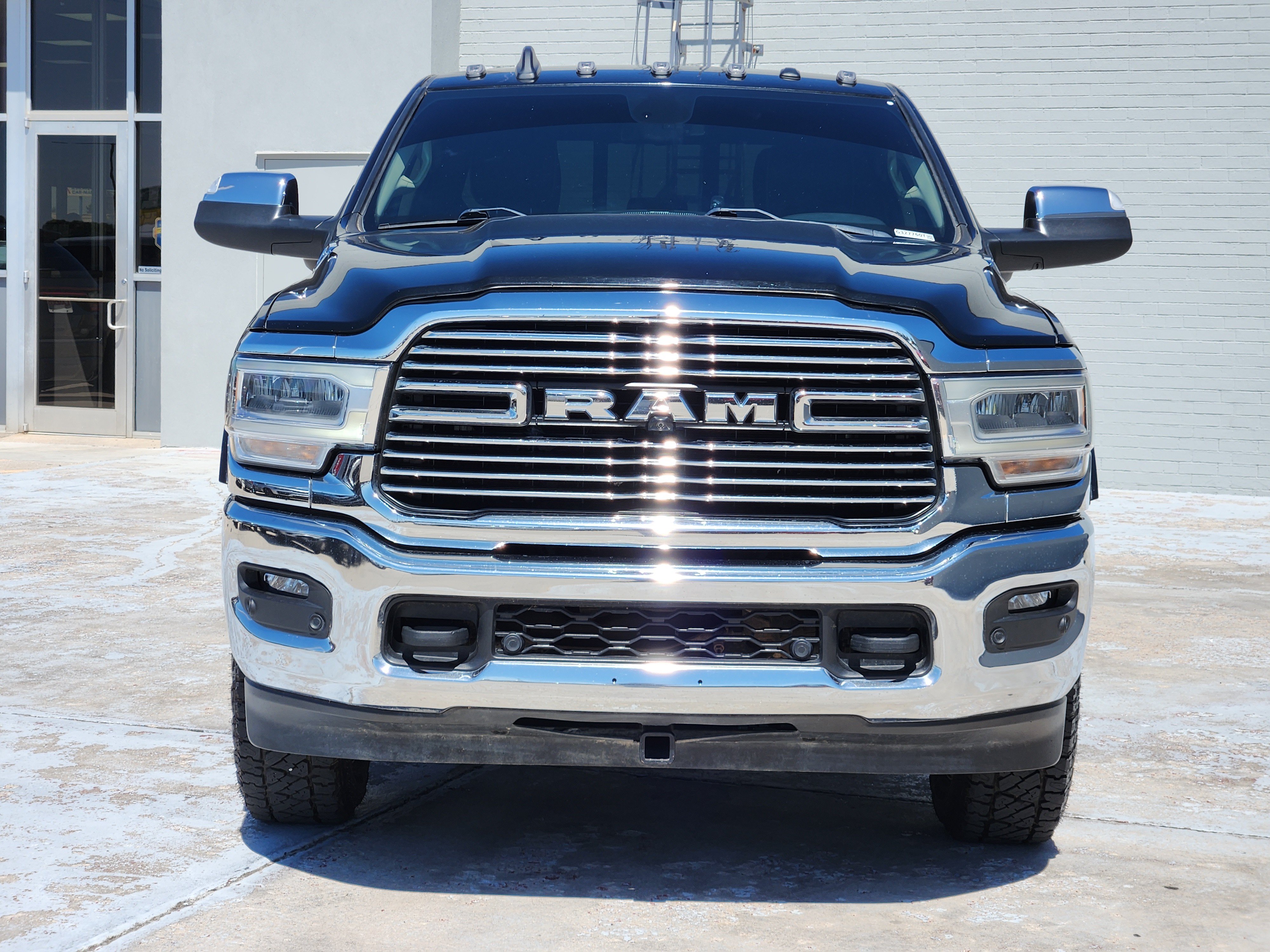 Used 2022 RAM 2500 Laramie AWD/4WD image 3