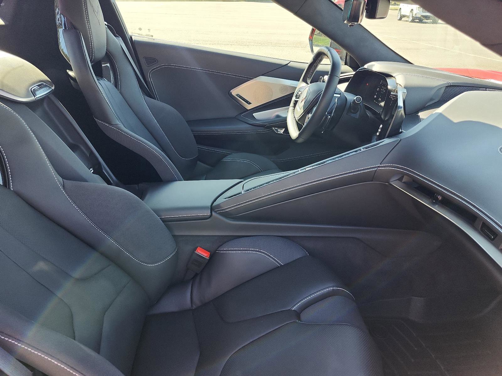 Used 2025 Chevrolet Corvette Stingray Premium Conv w/ Z51 Performance Package image 7