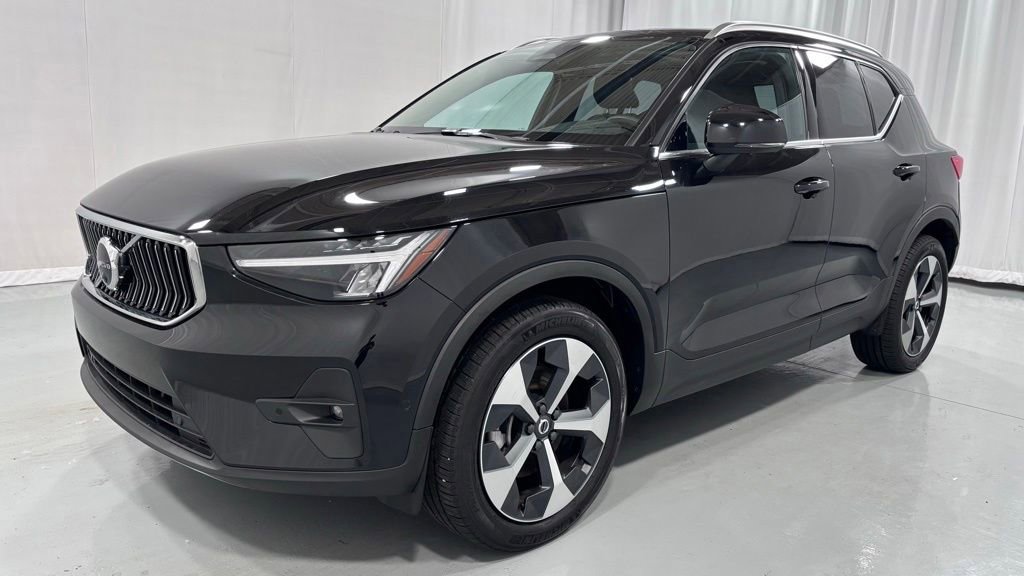 Certified 2025 Volvo XC40 B5 Plus