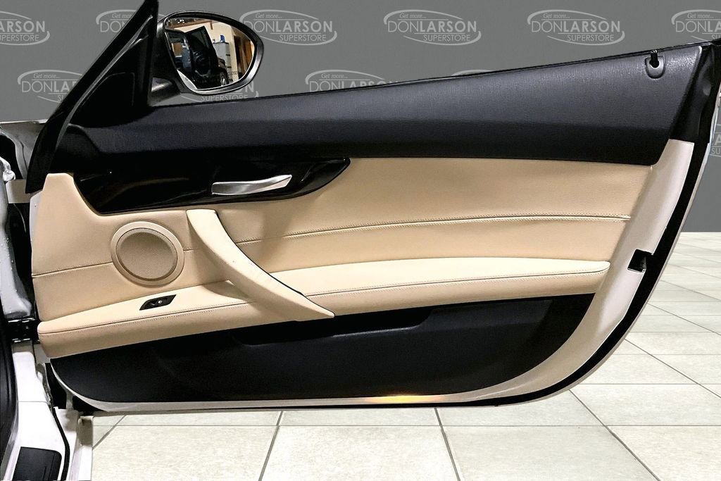 Used 2016 BMW Z4 sDrive28i RWD image 12