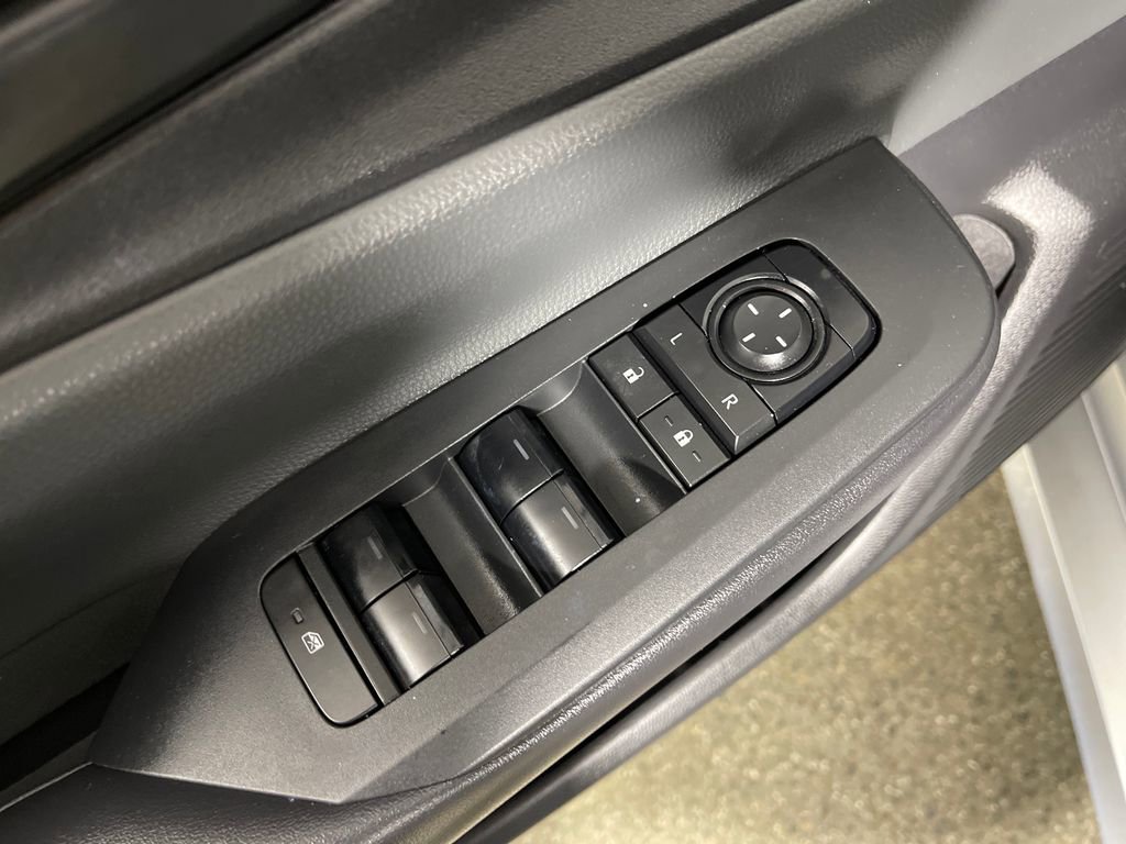 Used 2023 Toyota Prius LE FWD image 16