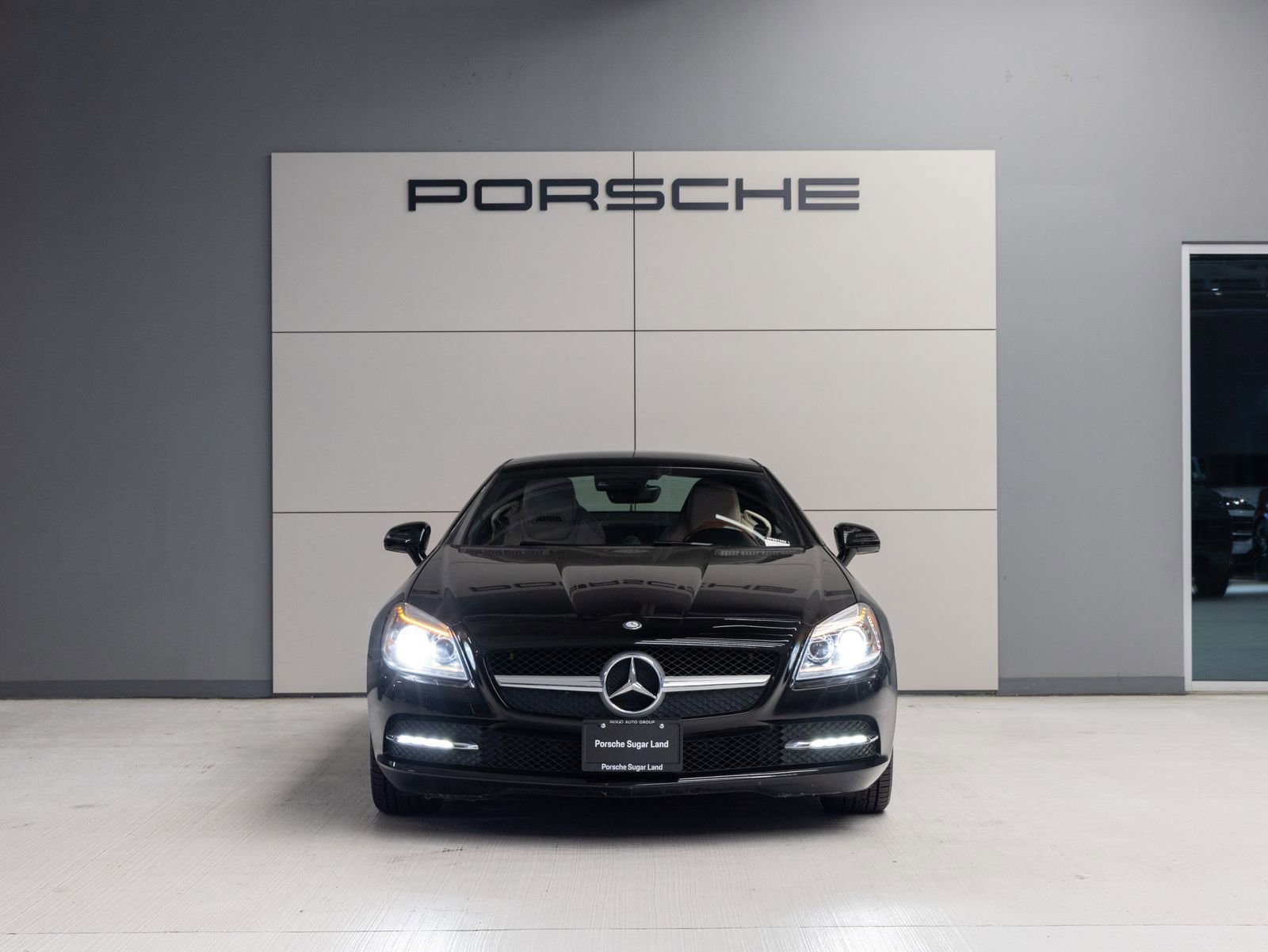 Used 2013 Mercedes-Benz SLK 250 image 12