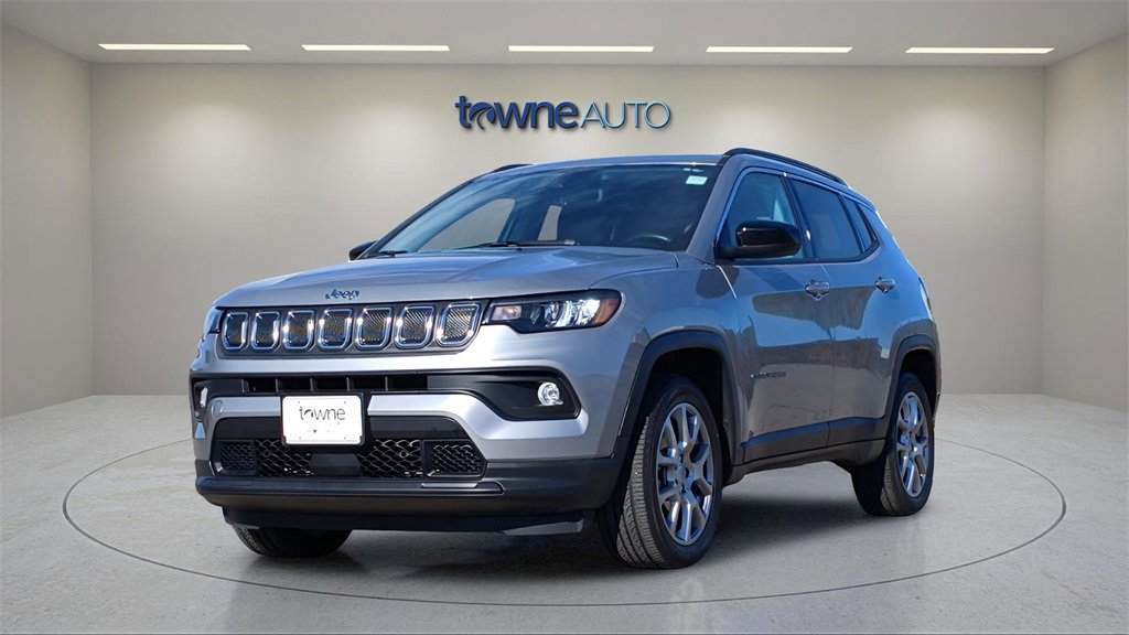 Used 2022 Jeep Compass Latitude w/ Sun and Sound Group