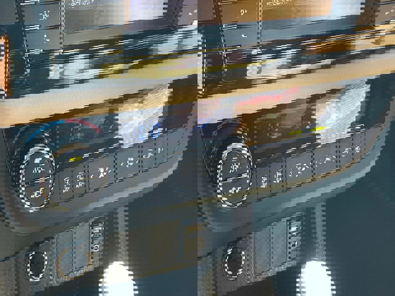 Used 2016 Toyota Corolla LE w/ Protection Package FWD image 9