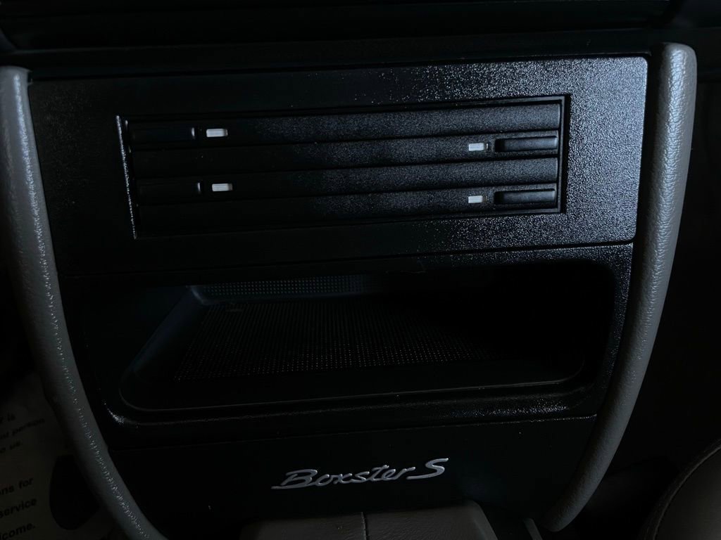 Used 2003 Porsche Boxster S image 22