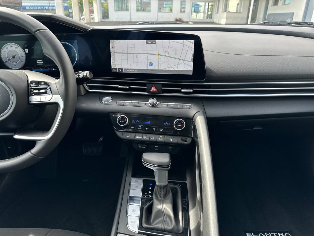 Used 2025 Hyundai Elantra SEL FWD image 16