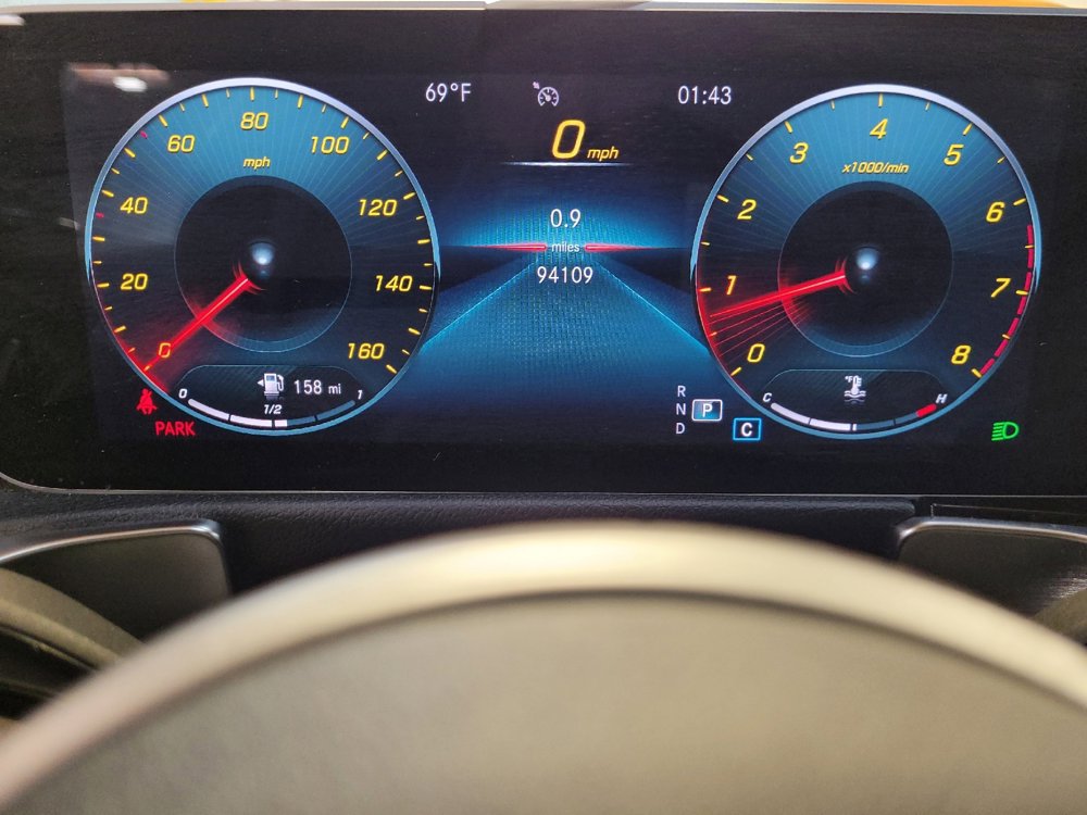 Used 2021 Mercedes-Benz GLB 250 w/ Premium Package image 23