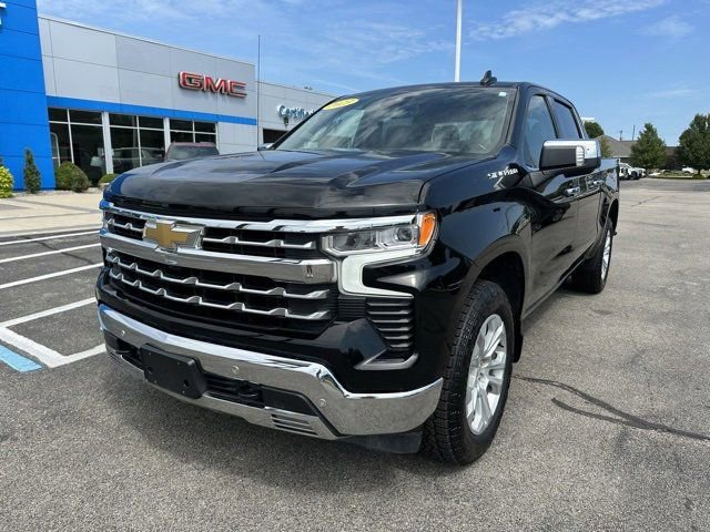 Used 2023 Chevrolet Silverado 1500 LTZ image 2