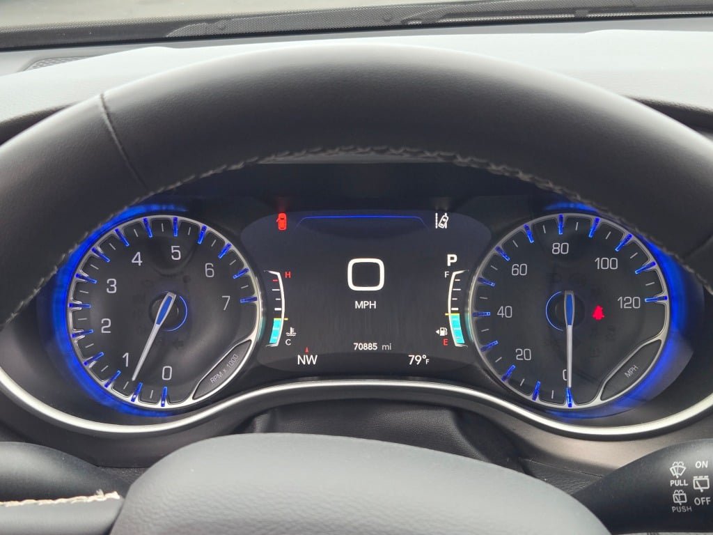 Used 2024 Chrysler Pacifica Touring-L FWD image 32