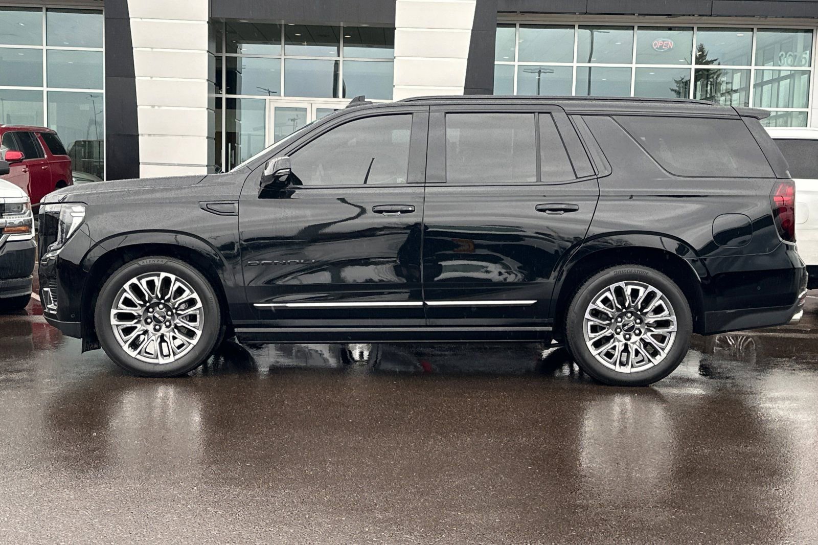 Used 2023 GMC Yukon Denali Ultimate image 7