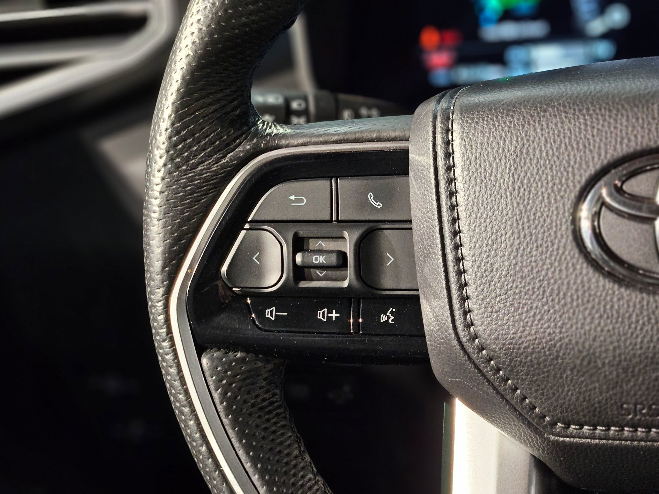 Used 2025 Toyota Tundra Platinum image 28