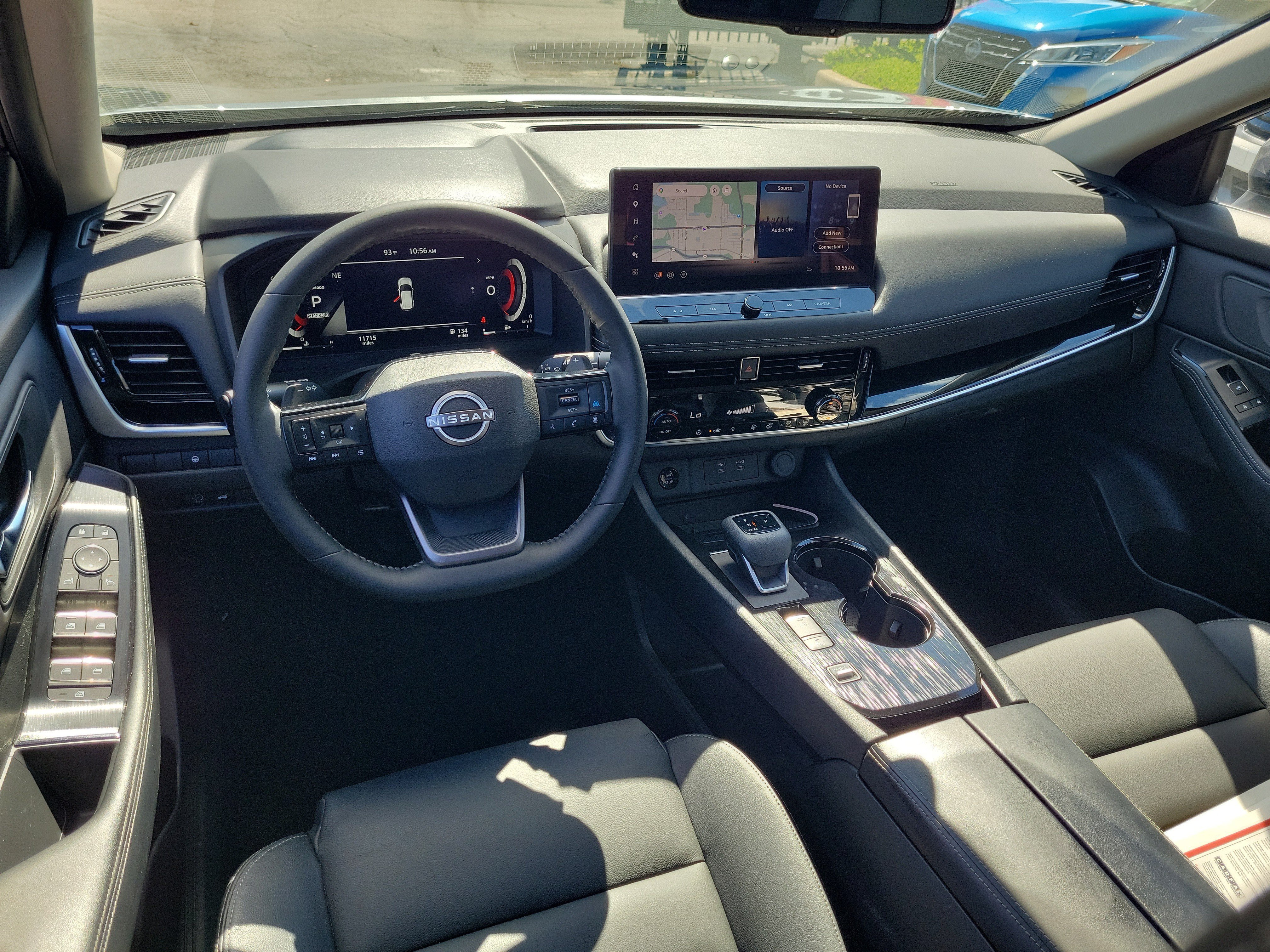 Certified 2025 Nissan Rogue SL FWD image 16