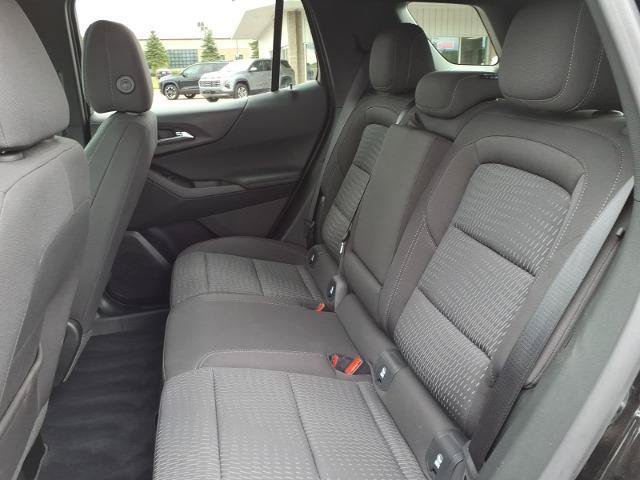 Used 2026 Chevrolet Equinox LT AWD/4WD image 9