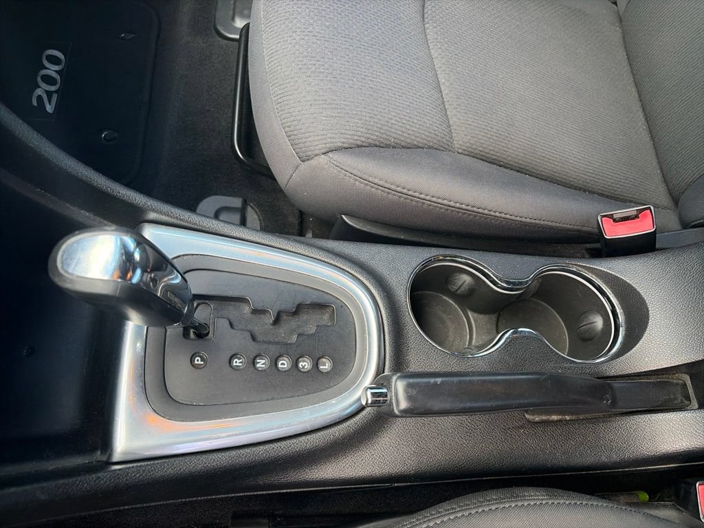 Used 2014 Chrysler 200 LX FWD image 17