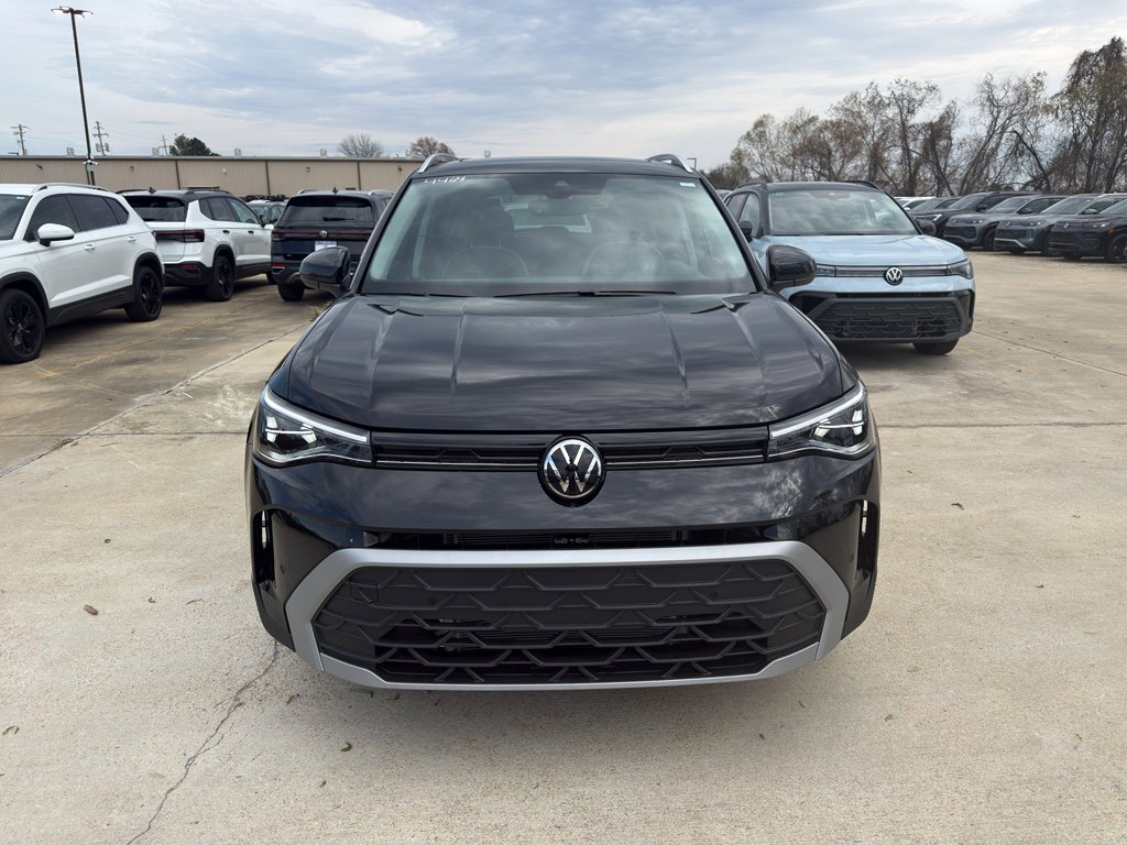Used 2026 Volkswagen Taos SE FWD image 2
