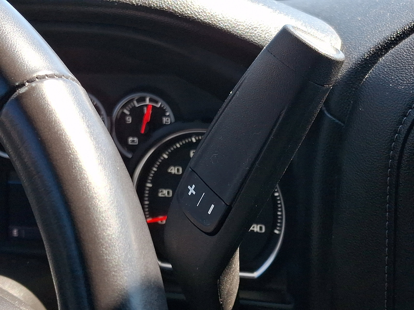 Used 2022 Chevrolet Silverado 1500 LT AWD/4WD image 14