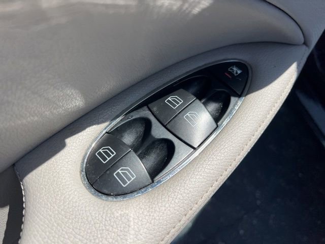 Used 2009 Mercedes-Benz E 350 4MATIC Sedan image 26