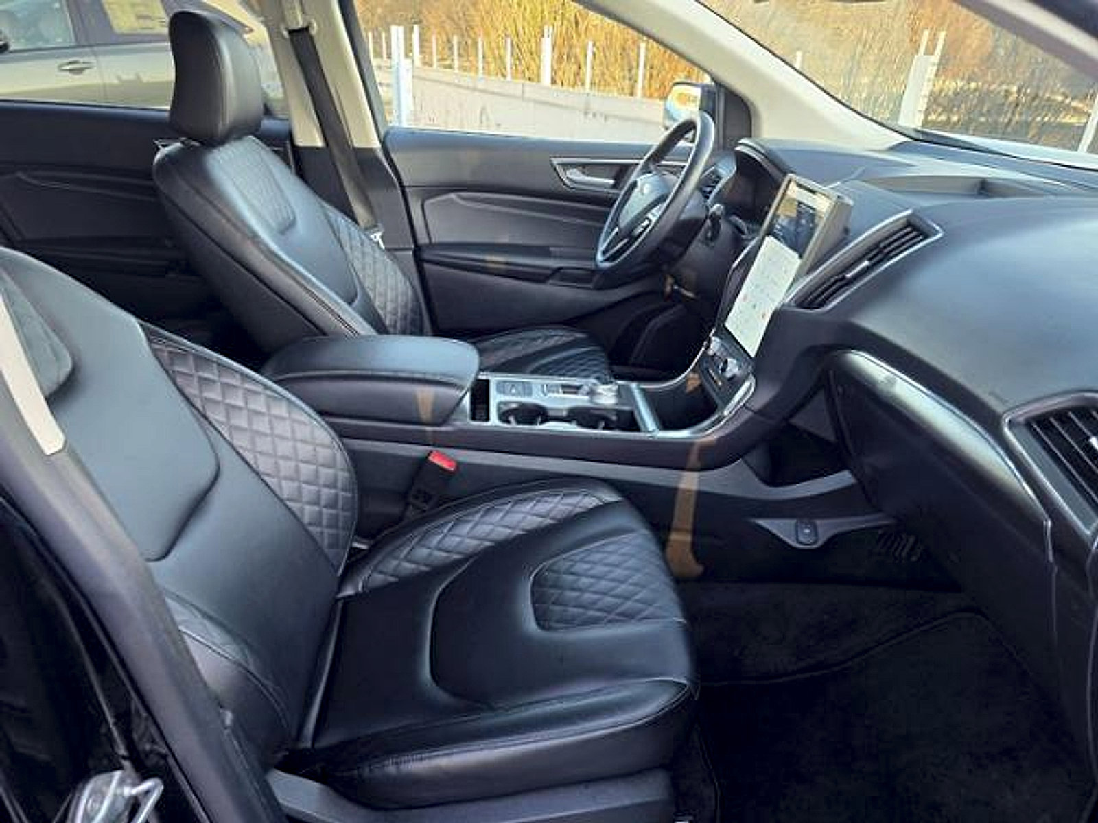 Used 2024 Ford Edge Titanium image 11