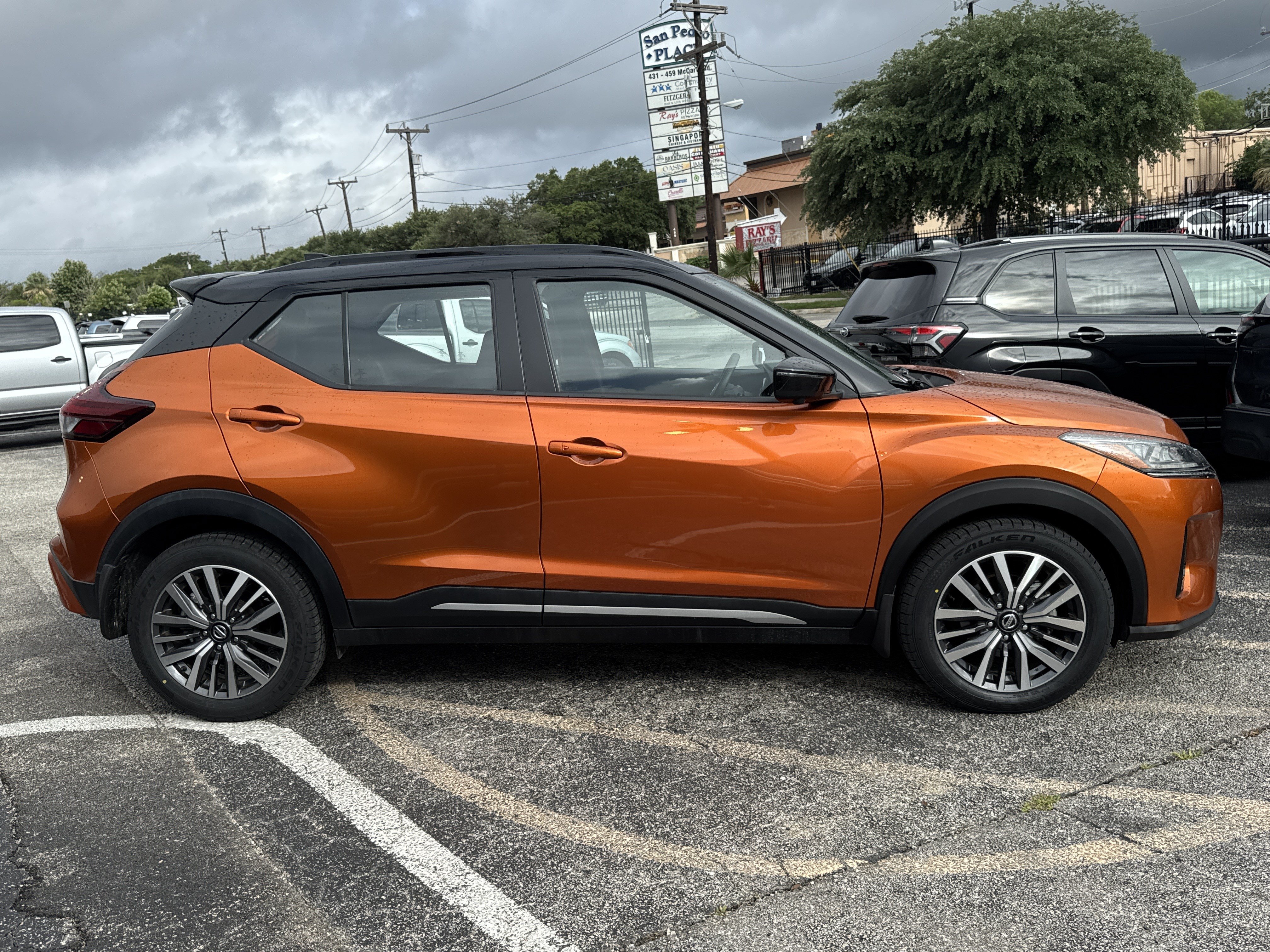 Used 2021 Nissan Kicks SR FWD image 5