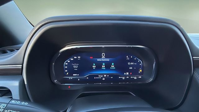 Used 2022 Chevrolet Suburban Z71 w/ Z71 Off-Road Package image 15